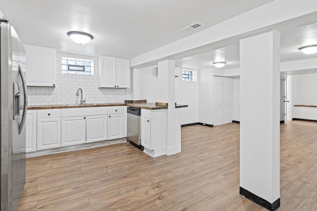 2820 12th Avenue S, Minneapolis, MN 55407