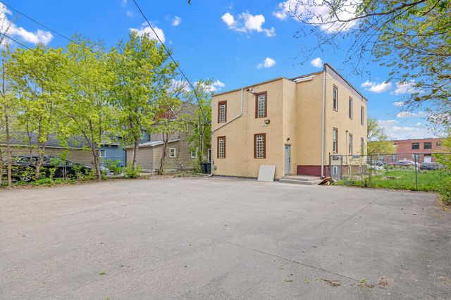2820 12th Avenue S, Minneapolis, MN 55407