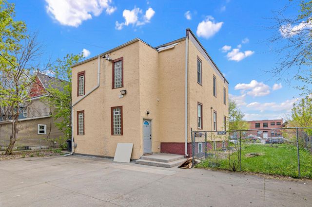 2820 12th Avenue S, Minneapolis, MN 55407