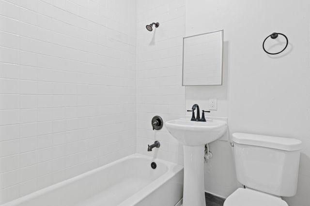 2820 12th Avenue S, Minneapolis, MN 55407