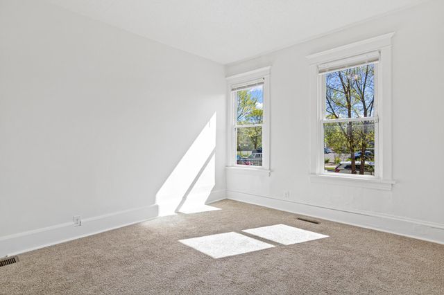 2820 12th Avenue S, Minneapolis, MN 55407