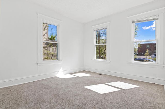 2820 12th Avenue S, Minneapolis, MN 55407