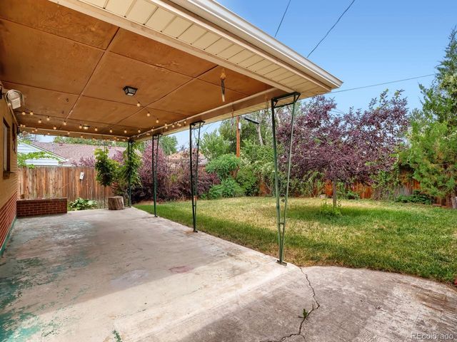 1009 Kenton St, Aurora, CO 80010