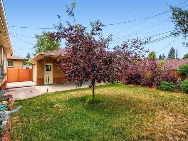 1009 Kenton St, Aurora, CO 80010