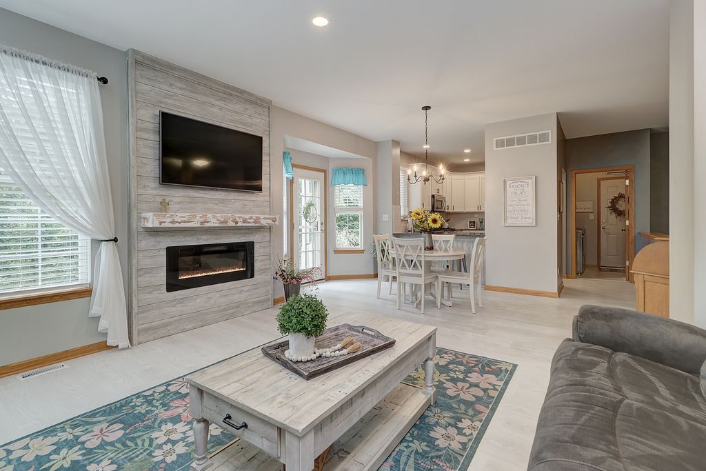1635 Augusta Lane, Shorewood, IL 60404 — photo 4