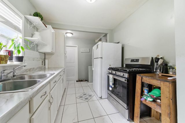 1105 S Saint Francis St, Wichita, KS 67211