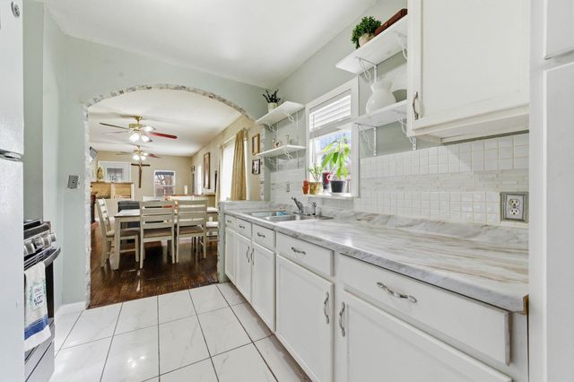 1105 S Saint Francis St, Wichita, KS 67211