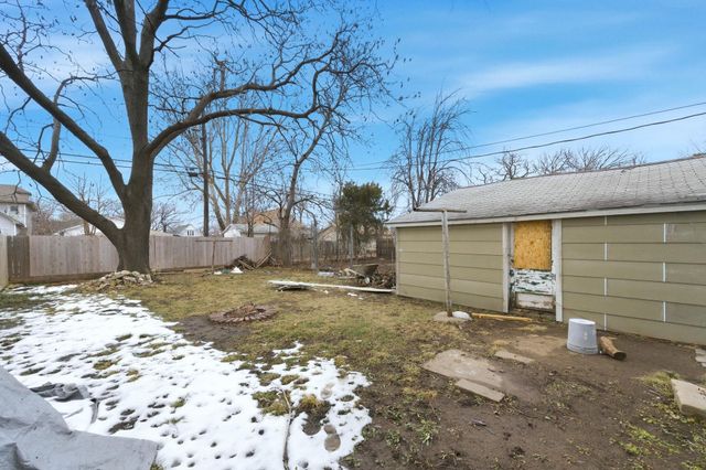 1105 S Saint Francis St, Wichita, KS 67211