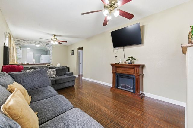 1105 S Saint Francis St, Wichita, KS 67211