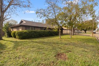 208 N Harrison Street, Mcgregor, TX 76657