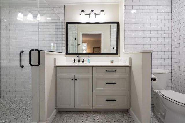 420 Linkhorn Dr Apt 16, Virginia Beach, VA 23451