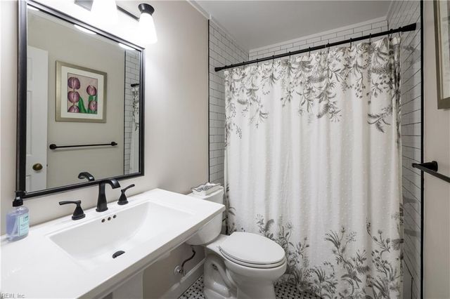 420 Linkhorn Dr Apt 16, Virginia Beach, VA 23451