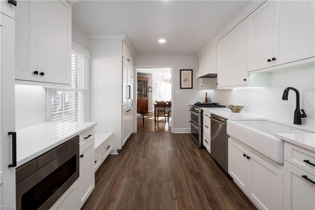 420 Linkhorn Dr Apt 16, Virginia Beach, VA 23451