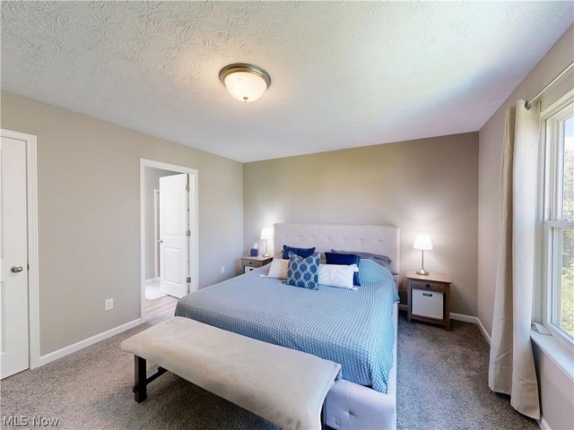1223 Selena Grove, Green, OH 44685