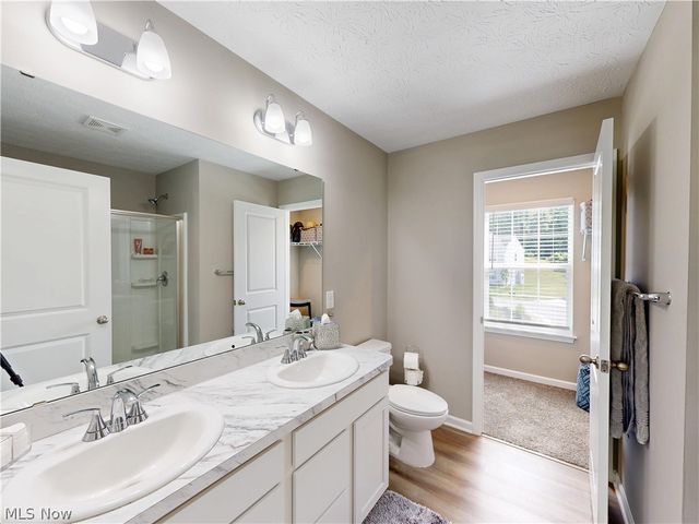 1223 Selena Grove, Green, OH 44685