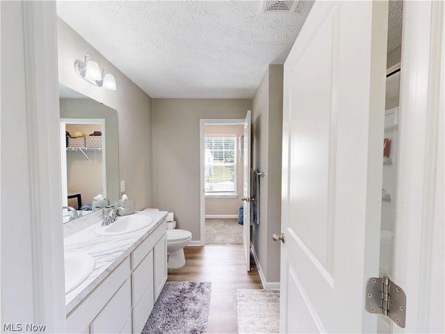 1223 Selena Grove, Green, OH 44685