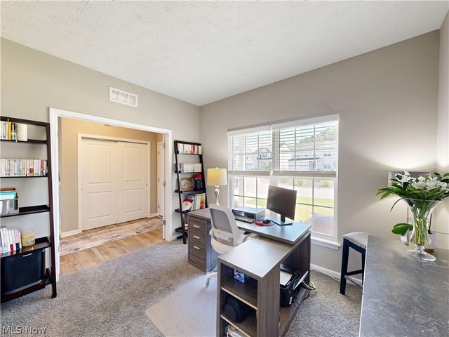 1223 Selena Grove, Green, OH 44685
