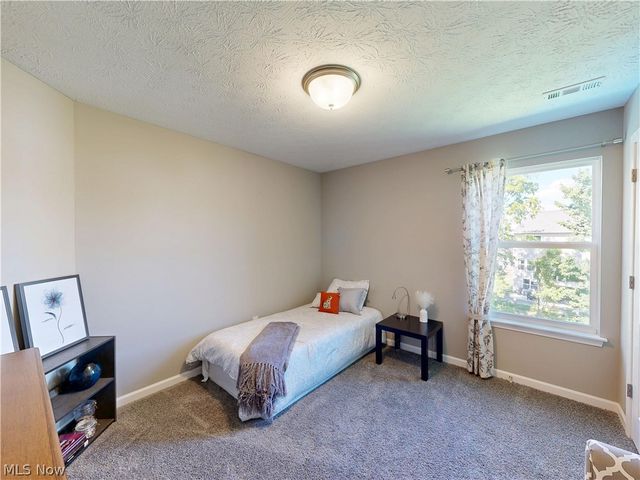 1223 Selena Grove, Green, OH 44685