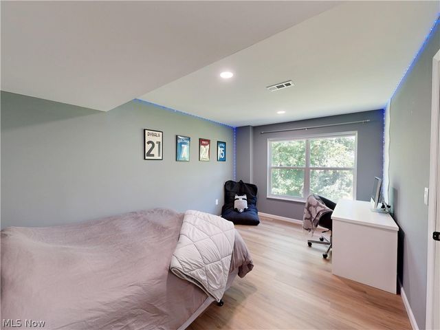 1223 Selena Grove, Green, OH 44685