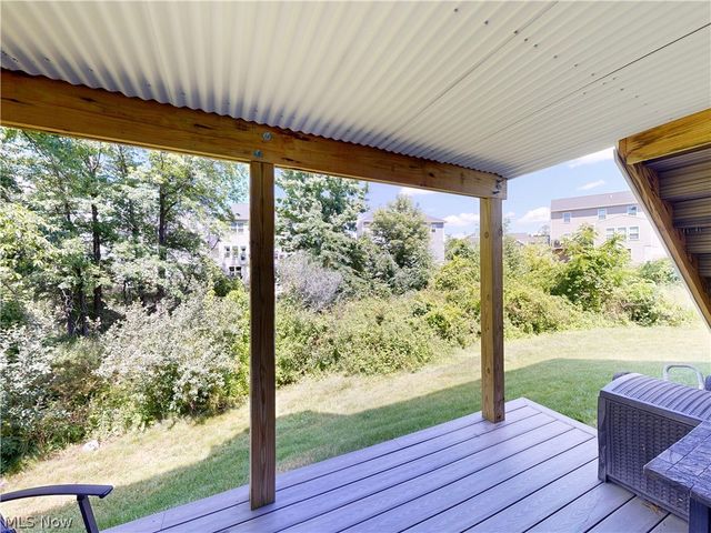 1223 Selena Grove, Green, OH 44685