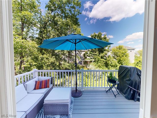 1223 Selena Grove, Green, OH 44685