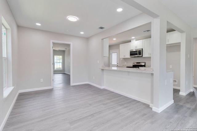 2738 Ravina St, San Antonio, TX 78222