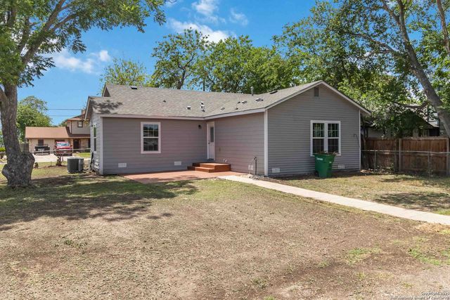 2738 Ravina St, San Antonio, TX 78222