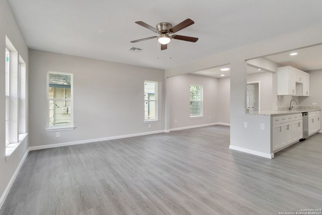 2738 Ravina St, San Antonio, TX 78222