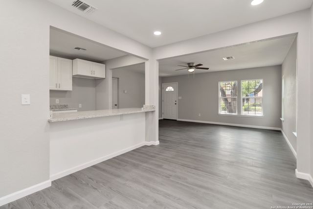 2738 Ravina St, San Antonio, TX 78222