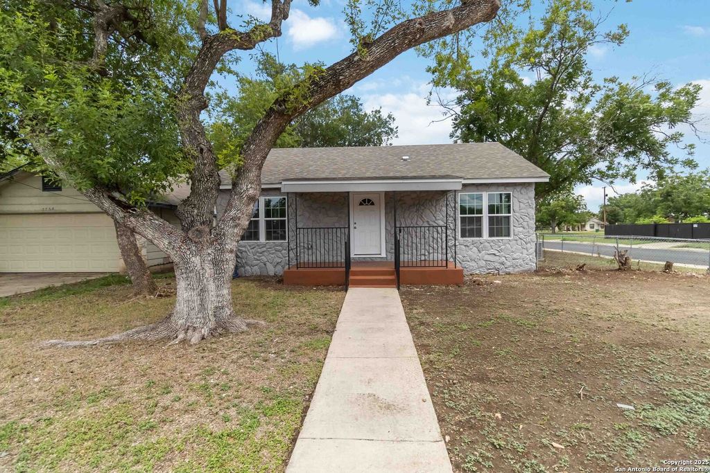 2738 Ravina St, San Antonio, TX 78222
