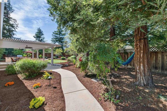 4849 Smith Gate Ct, Pleasanton, CA 94566