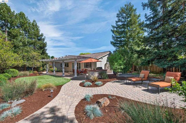 4849 Smith Gate Ct, Pleasanton, CA 94566