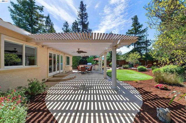 4849 Smith Gate Ct, Pleasanton, CA 94566