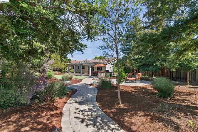 4849 Smith Gate Ct, Pleasanton, CA 94566