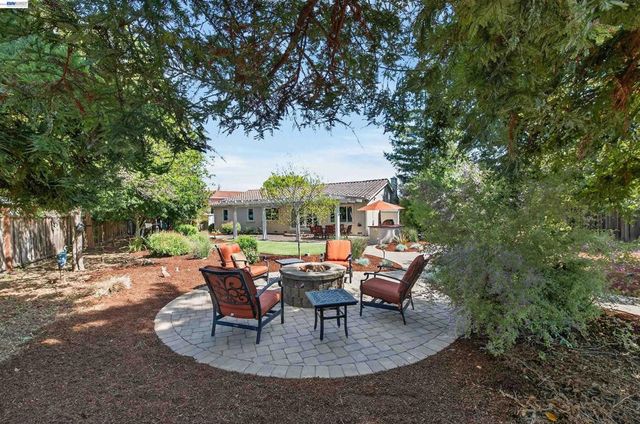 4849 Smith Gate Ct, Pleasanton, CA 94566