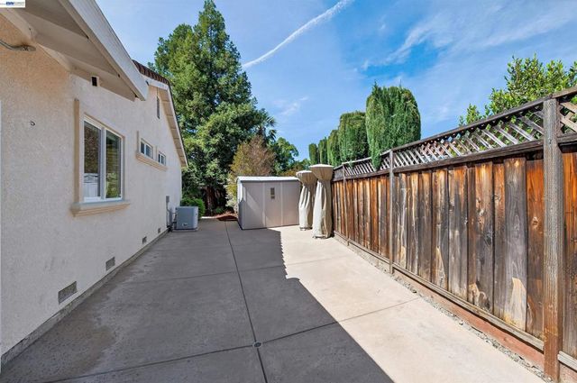 4849 Smith Gate Ct, Pleasanton, CA 94566