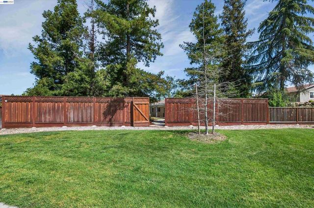 4849 Smith Gate Ct, Pleasanton, CA 94566