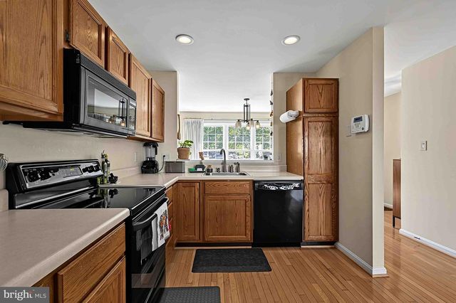 5668 GOSLING DR, Clifton, VA 20124