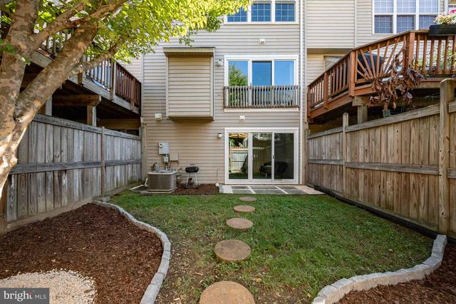5668 GOSLING DR, Clifton, VA 20124