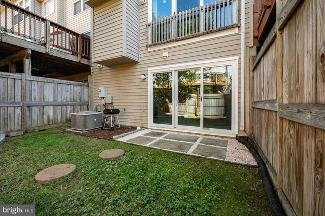 5668 GOSLING DR, Clifton, VA 20124