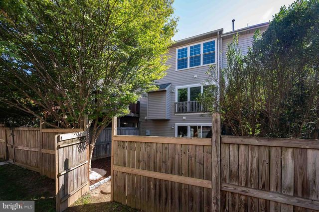 5668 GOSLING DR, Clifton, VA 20124