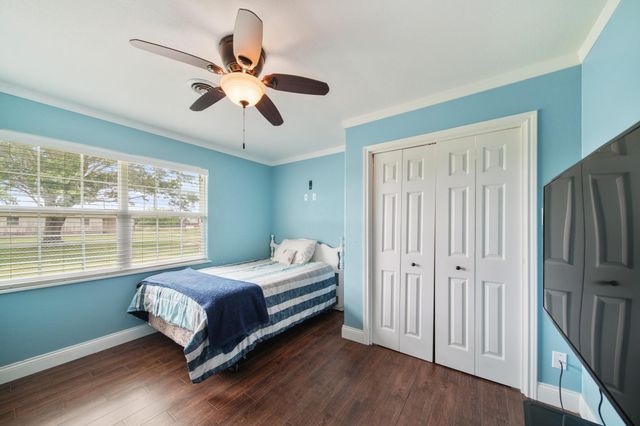 2303 Perryman Avenue, Palacios, TX 77465