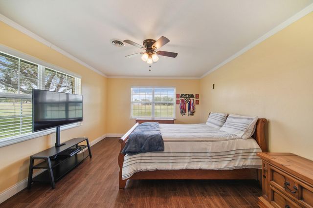 2303 Perryman Avenue, Palacios, TX 77465