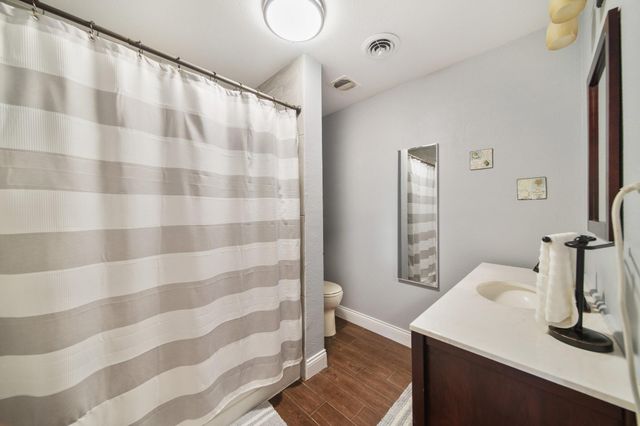 2303 Perryman Avenue, Palacios, TX 77465