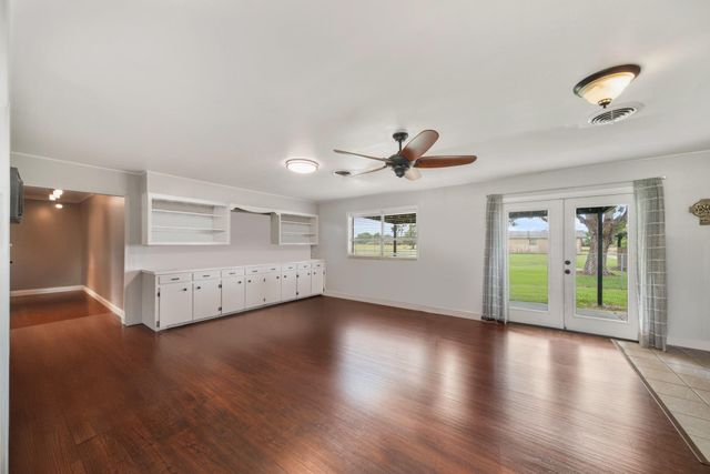 2303 Perryman Avenue, Palacios, TX 77465