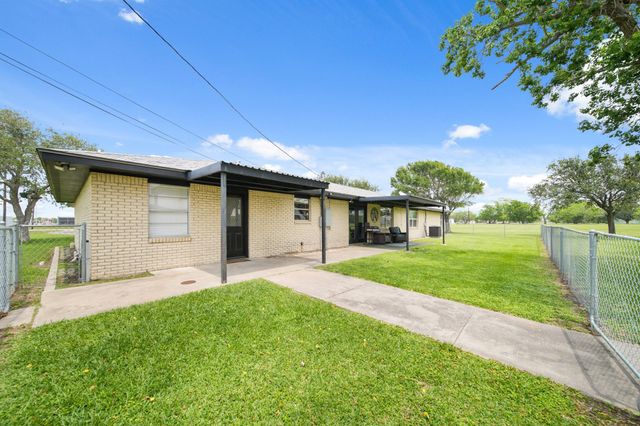 2303 Perryman Avenue, Palacios, TX 77465