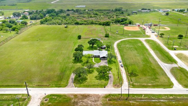 2303 Perryman Avenue, Palacios, TX 77465