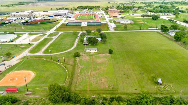 2303 Perryman Avenue, Palacios, TX 77465