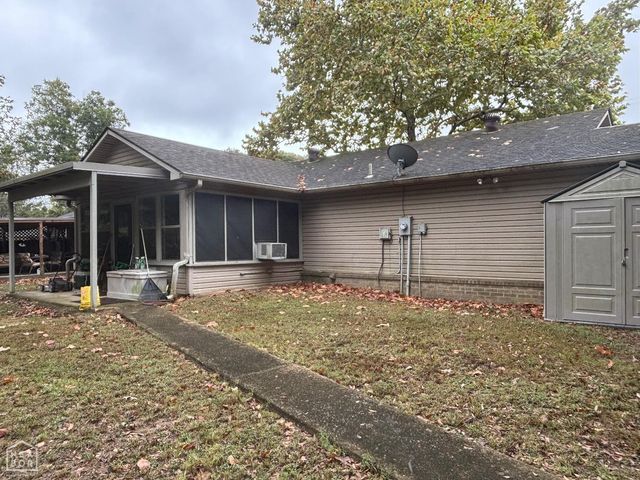 109 N Lakeside Lane, Newport, AR 72112