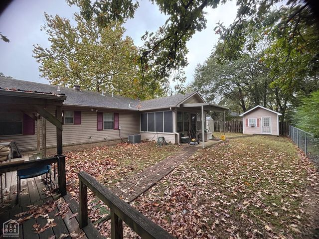 109 N Lakeside Lane, Newport, AR 72112